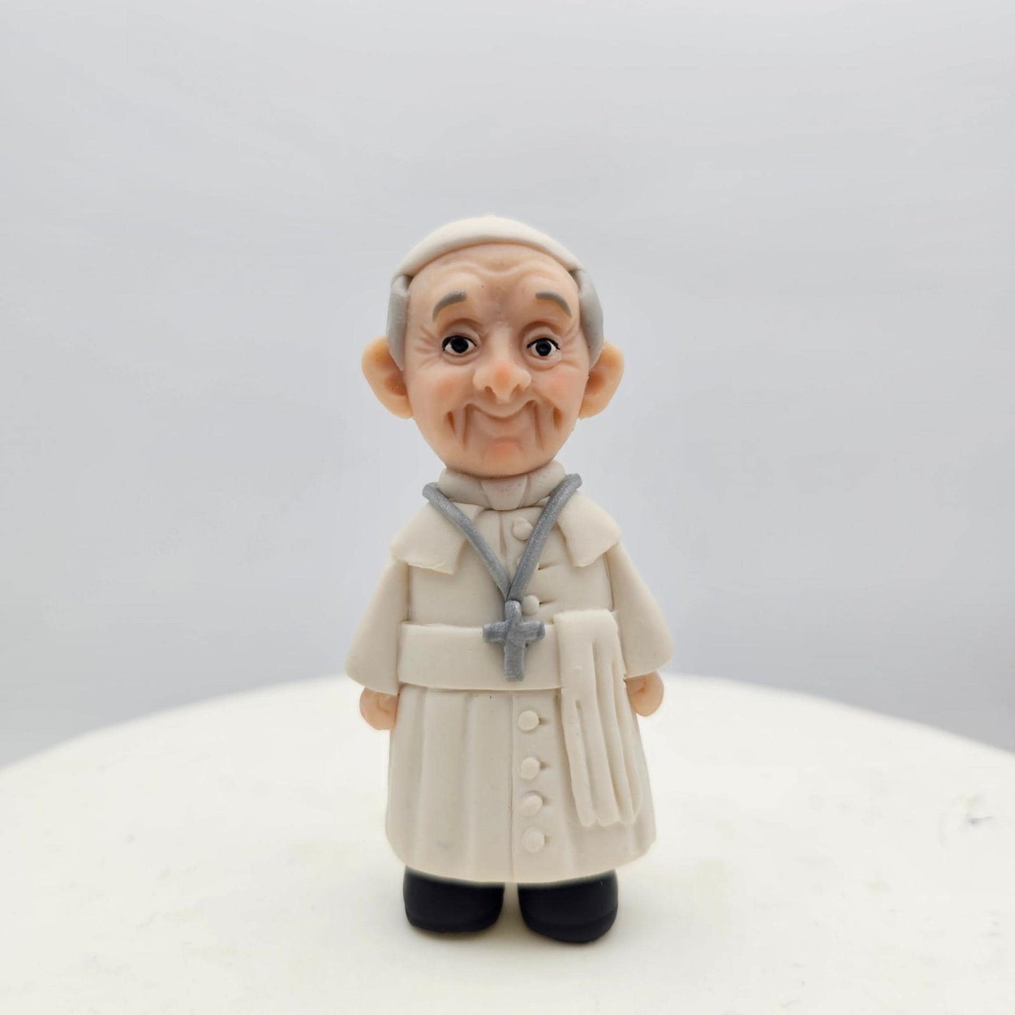 Handmade Pope Francis Clay Figurine – 10cm Collectible, Faith-Inspired Gift, Commemoration of Pope Francis’ Life | Unique Catholic Keepsake