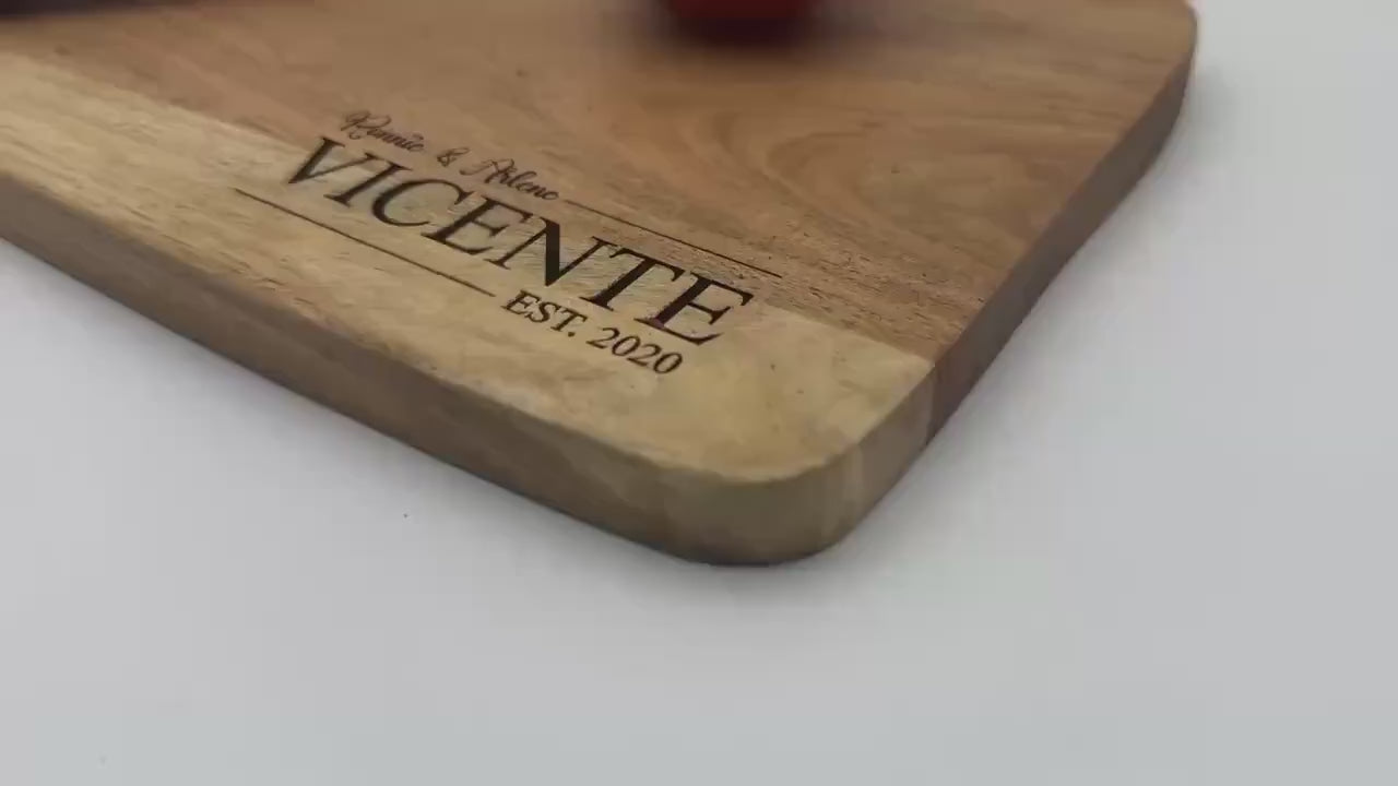 Personalized Acacia Wood Cutting Board with Family Name & Wedding