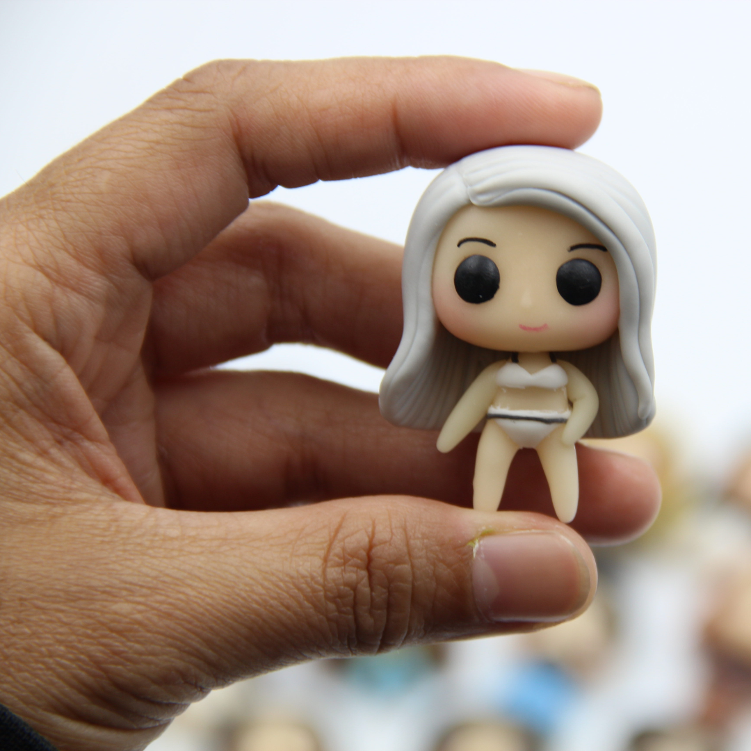 Funko Pop-inspired custom mini figures AU

